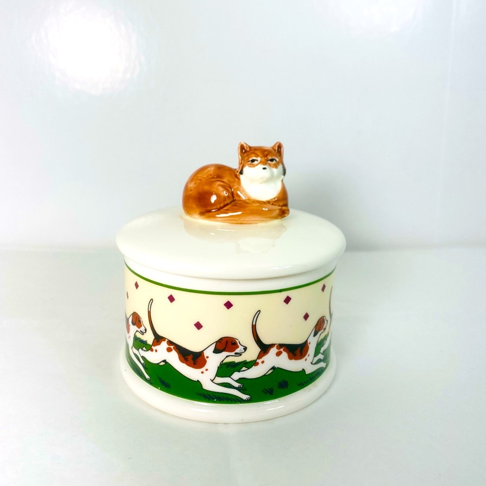 Fox Hunt Scene Hound Dogs Porcelain Trinket Box by VANDOR 1984 - Picture 2 of 8
